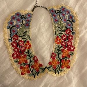 Collar necklace